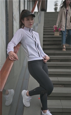 （视频）黑丝紧身裤美女小姐姐