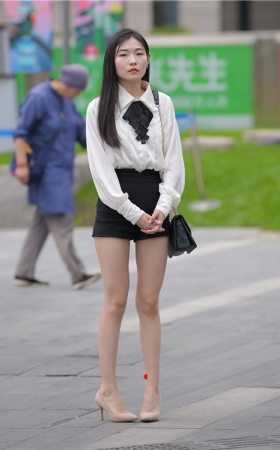 黑裤小妹(66P)