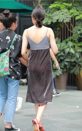 微红的长裙(31P)