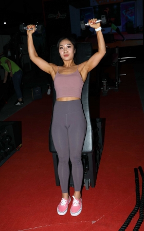 紧身瑜伽裤美女健身 [17P]