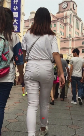 白裤小妹