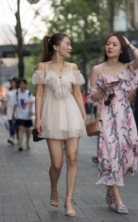 连衣裙高跟美女 [11P]
