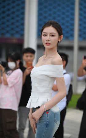 紧身牛仔裤美女(149P)
