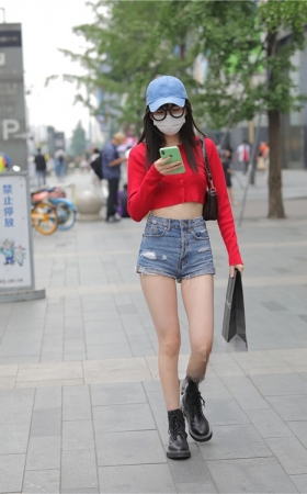 红衣热裤MM(37P)