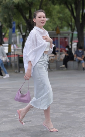 粉色水钻透明高跟鞋气质美女 [13P]