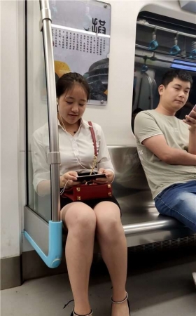 丰满紧身连衣包屯裙美女3A402[778M]