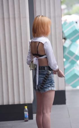 露背的美女 [19P]