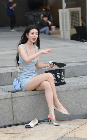 高跟美腿气质美女(219P)