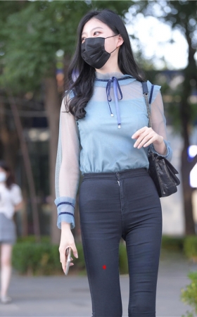 紧身黑牛美女(110P)