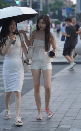 白色热裤美女(347P)