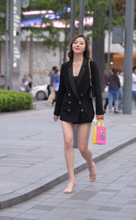 西装外套消失装 [111P-2.26GB]