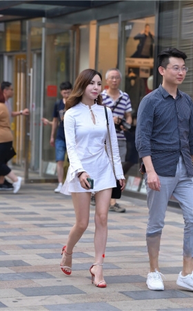 白裙美女(17P)