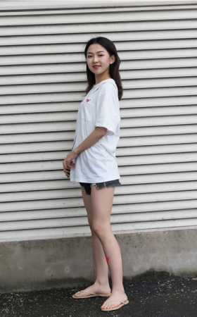 白衣热裤女孩(47P)