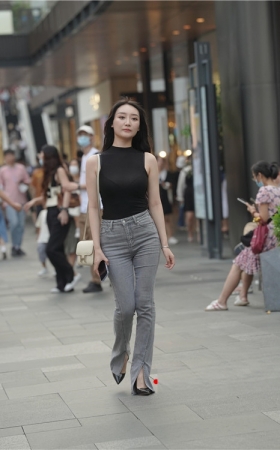 灰色紧牛美女(88P)