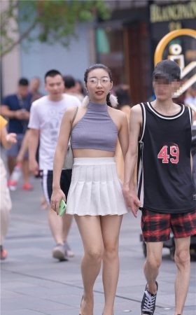 性感女友，羡慕啊这样穿3A213[335M]