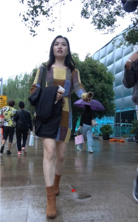 针织裙小姐姐