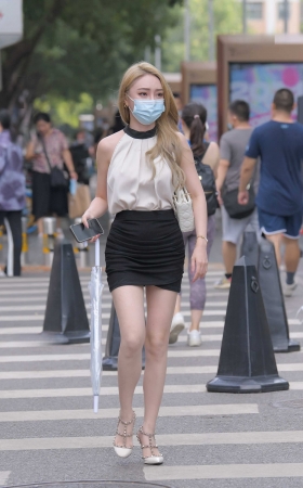 柳钉高跟、黑色包臀裙美女 [16P]