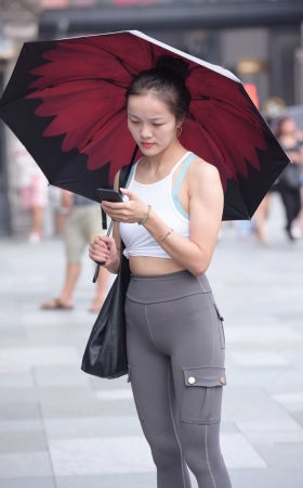 等闺蜜的小姐姐 [18P]