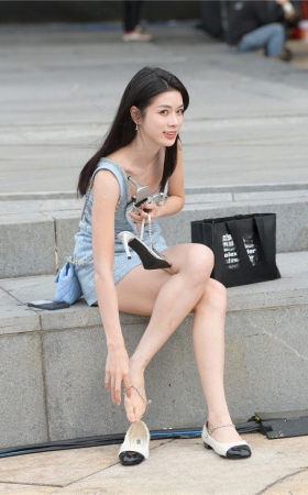 高跟美腿气质美女3A8332[5.02G]