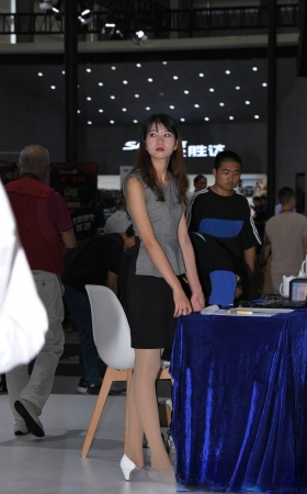 白鞋丝袜前台美女3A1046[435M]