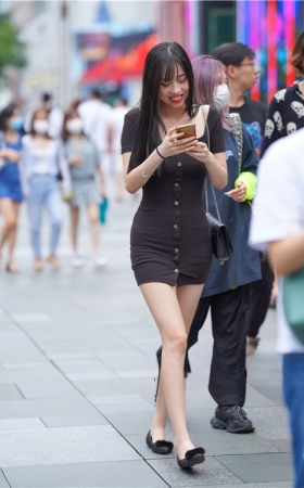 黑色连体紧身裙美女(23P)