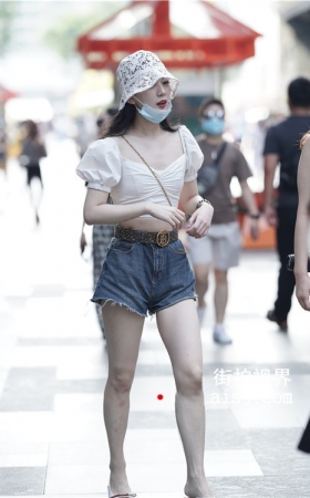 很白的妹子(83P)