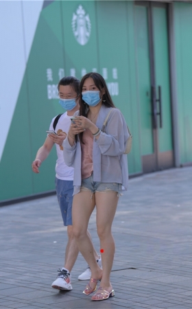 漂亮的美腿小姐姐(48P)