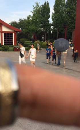 街拍大赛第三季----最爱撅臀一刹那之白短裤 [17P]