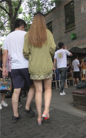 黄发小姐姐
