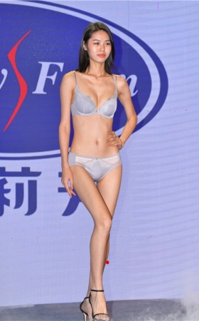 内衣模特走秀(53P)