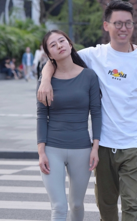 瑜伽裤女朋友 [13P]