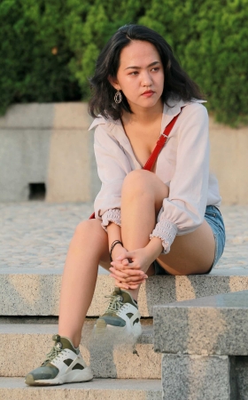 健康肤色美女若有所思...... [16P]