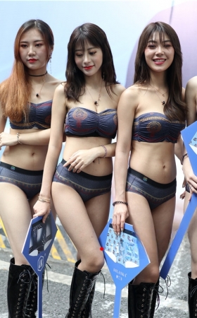 性感的长腿模特小姐姐(75P)