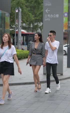 性感与美丽并存的女友3A1482[981M]