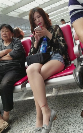 漂亮的美腿小姐姐