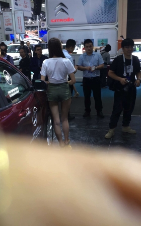 第六届第十帖：紧身军绿短裤妹妹 [11P]