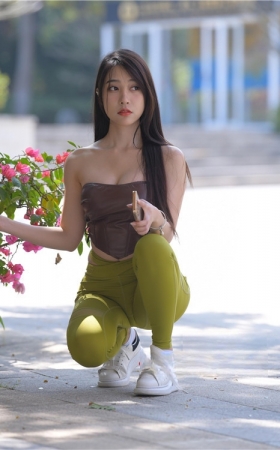 绿色瑜伽美女【套图+视频】