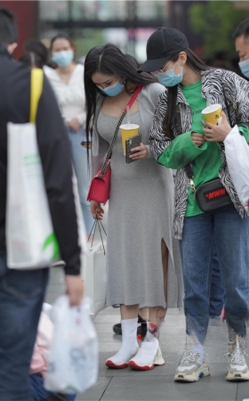 灰色长裙小姐姐(28P)
