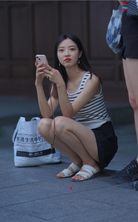 红唇小姐姐(66P)