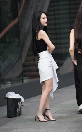 拍视频的小姐姐 [10P]
