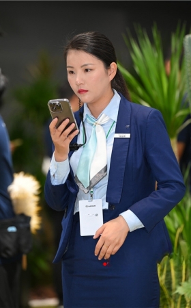 蓝色制服包臀美女(34P)