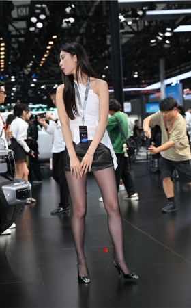 长腿黑丝美女(62P)