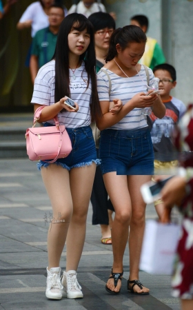 兰牛热裤小妹----（12P） [12P]