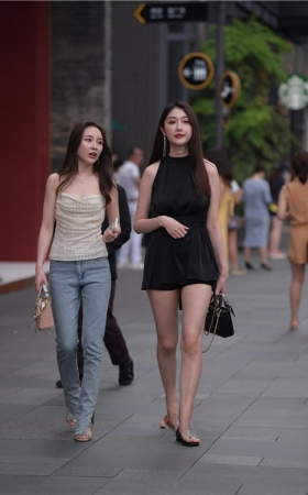 黑裙气质美女(29P)