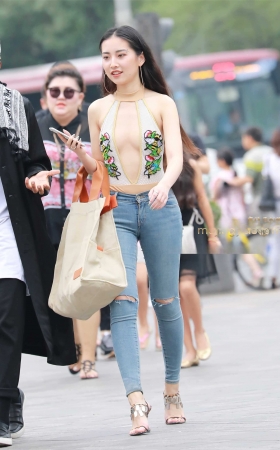 紧牛美女 [10P]
