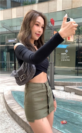 （视频）绿色短裙女孩