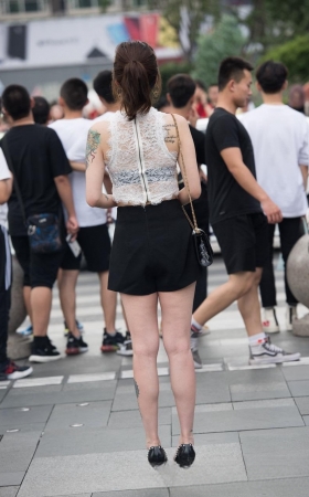 在等闺蜜小姐姐MJ1748[584M]