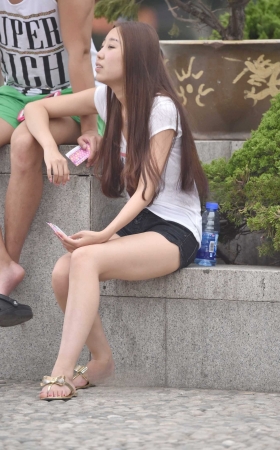 2017-10-18大长腿黑色小短裤 [13P]