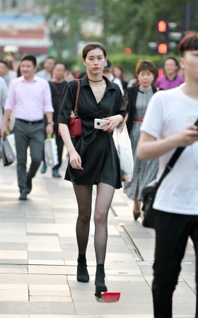 高跟长腿黑丝美女3A3561[317M]
