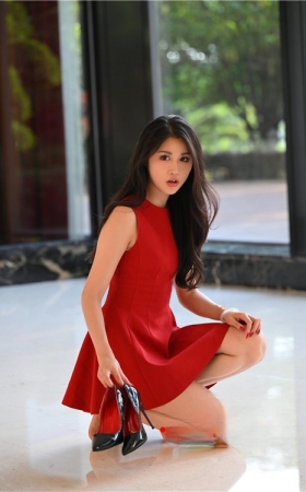 红色连衣裙美女(91P)